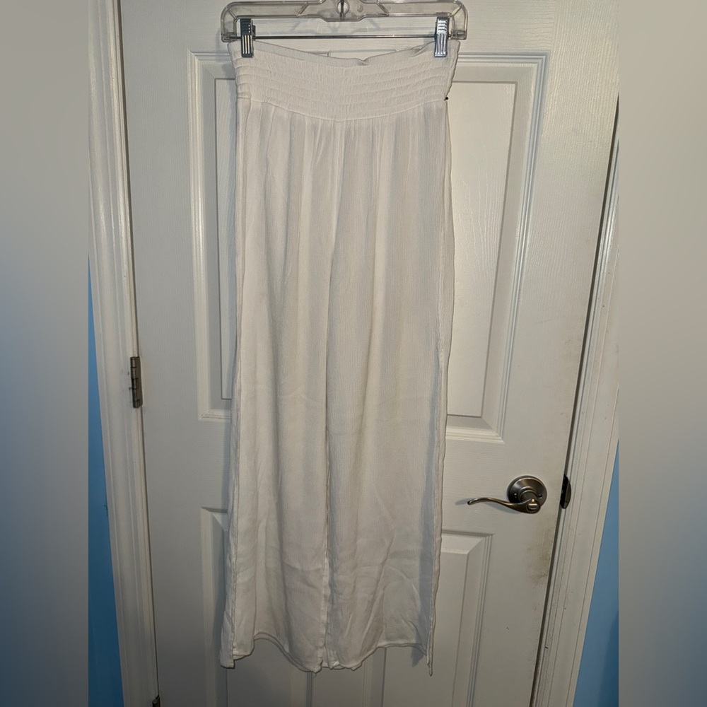 Shade & Shore White flowy pants with Smocked Waist